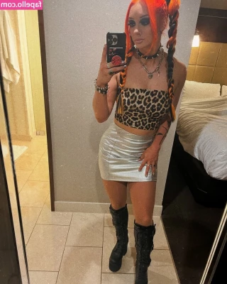 GiGi Dolan [ gigi-dolan ] - I m shaving in the shower and playing with my big dick close to the