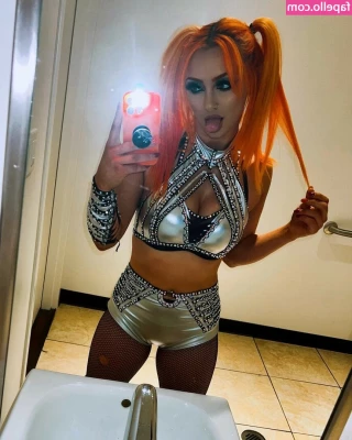 GiGi Dolan [ gigi-dolan ] - Wish you could join me on this lazy weekend   Last night was fun with