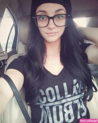 GiGi Dolan [ gigi-dolan ] - See how much anal beads I can get in my tight little ass hole while