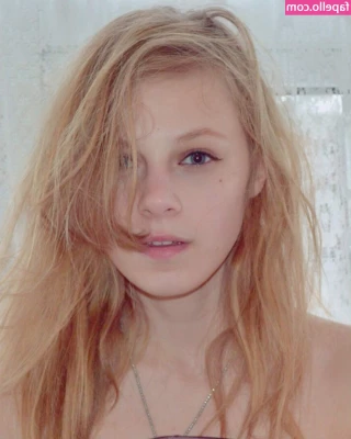 Sydney Poniewaz [ sydney-poniewaz ] - Karla in the sex swing ends with squirting and a creampie 💦  💞