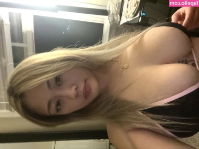 Ygwbt [ ygwbt-1 ] - a titty pic and some videos bouncin my titties  wearin some red