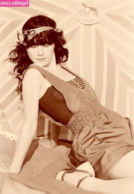  [ zooey-deschanel ] - Tasty