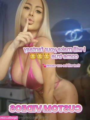Jessicalazarox - Everybody likes Pizza 😁