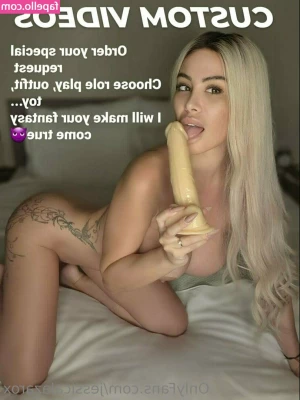 Jessicalazarox - Showering alone is no fun