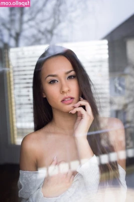 Tanja Koch (tan_jucha) [ tanja-koch-tan-jucha ] - Stripped down in the snow ❄️ 🔥 swipe thru