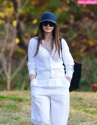  [ anne-hathaway ] - Good morning part 7