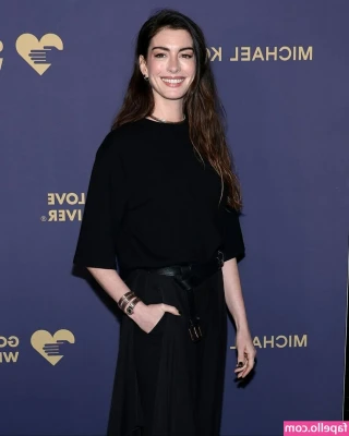Anne Hathaway [ anne-hathaway ] - Exclusive Content Set