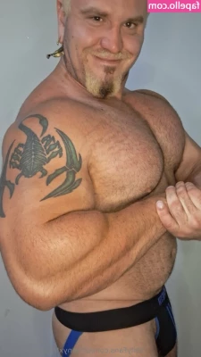 [ phoenyxthescorpiongod ] - Every morning starts off with a good stretch