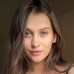 girl_elvira