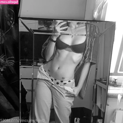 u11538067 - You wanna feed me ? 💦