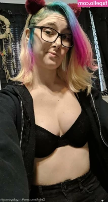 kittyplaysrough - come and spank me