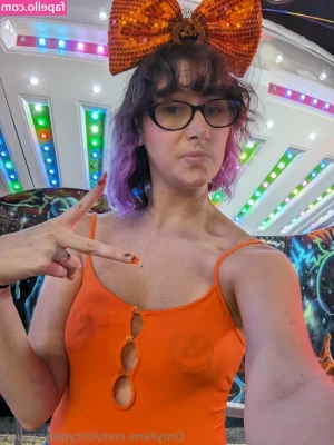 kittyplaysrough - Working on a new video  Coming soon