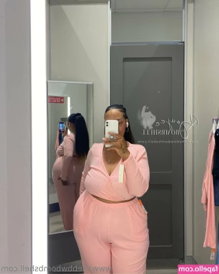 boujeebombshell - hmmm i like to play  P with my pussy  P join me