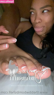 boujeebombshell - Pull my hair  Or grab my hips