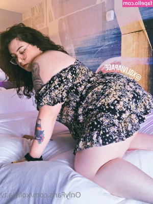 xolivia.tv [ xolivia-tv ] - Pretty little puppy