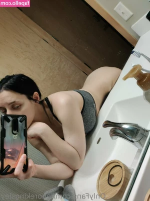 lenorekingsley - Bum  boobies and pussy oh my