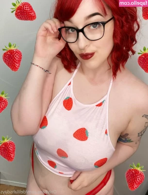 delilahsdays - Bonus video! Of course I'm going to practice a little yoga in my
