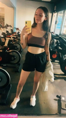 sadkittenkenna - Which hole are you choosing
