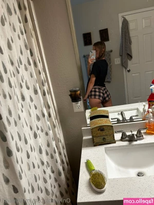 mileyeilish [ mileyeilish-1 ] - Model Alex  In and Out - of lingerie