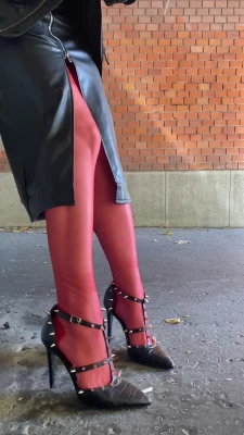 harisnyas_csaj [ harisnyas-csaj ] - Would you worship my ass ? 🍑