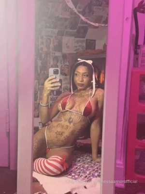 vanessaamorofficial - IT'S HERE! Bowsette and Booette, part 1 of 3! Who thinks me and