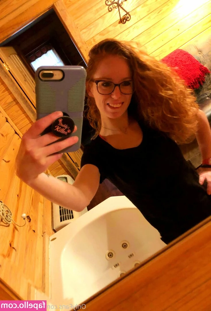 feistylilredfree - I seriously think I have skills when it comes to toe wiggling!