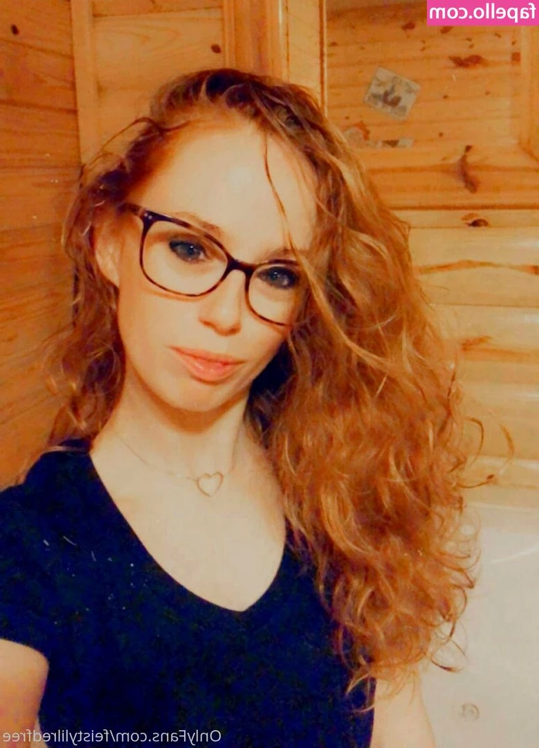 feistylilredfree - Play with me!