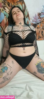 bigtiddyemo - trying out a new toy!   it’s been a while since I’ve used such a