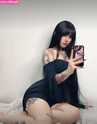 escorpiongirlink - Keeping warm from the cold
