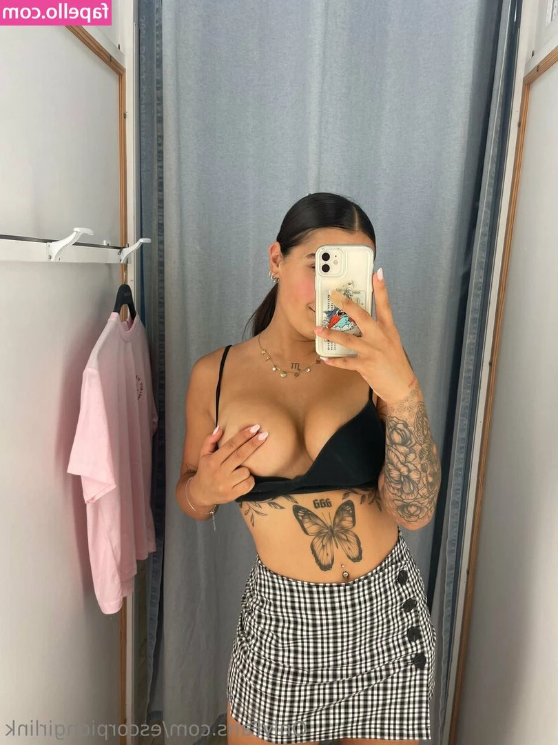 escorpiongirlink - Thanks for being part of the exclusive club that gets all my nudes  I