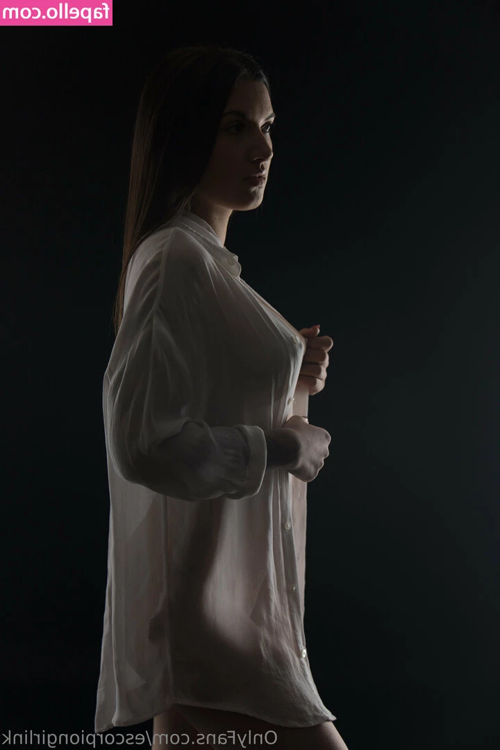 escorpiongirlink - If you owned a cow like me, what would you name me? 🐄🖤
