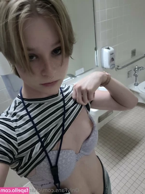 Charlotte40404 - And last but not least  play some video games  I m currently playing
