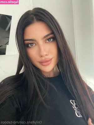 xo-emily-xo - Do you think my pussy could take your cock? Show me in the dms
