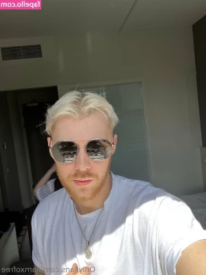 liamxofree - Babe wake up, peach dropped a new clussy vid 😈🤡 (10:42mins)