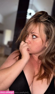 kalieunlocked - Let’s get a head start on feelin good 2day 🥵  @jazzybuns