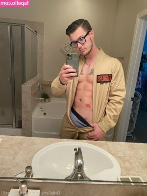 michaelcass91 - In the mood to lay around  smoke and fuck all day