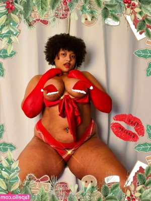 thevixxxenx - Don t mind my laugh just watch the ass shaking