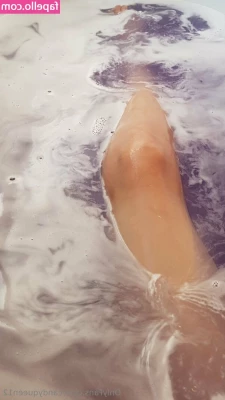 candyqueen12 - In macchina rischiando che mi vedano l orgasmo e più bello