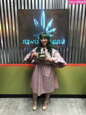 paisleehaze - Whitening my teeth while watching  The Grinch who stole Christmas