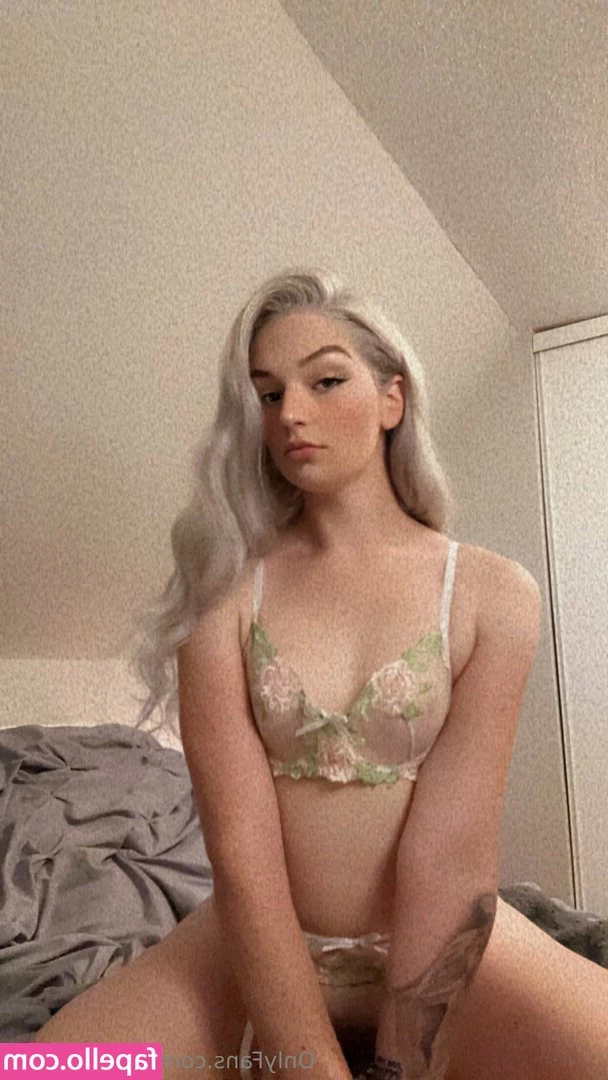 scarlalishous - Hey   like the view  What would you do for that sweet uncensored
