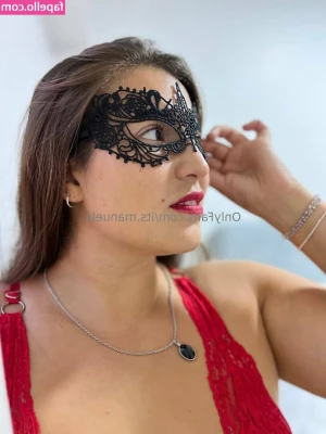 its.manuela [ its-manuela ] - Happy Friday Babes  DM me on whatcha wanna see