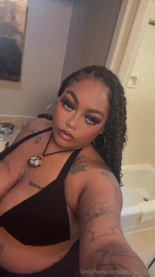 unicorn444 - Chicos ando muuuuy caliente  Vean mi pucha  mi culo  Les gusta 