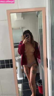ryliepink [ ryliepink-1 ] - Bush or shaved? 🤔