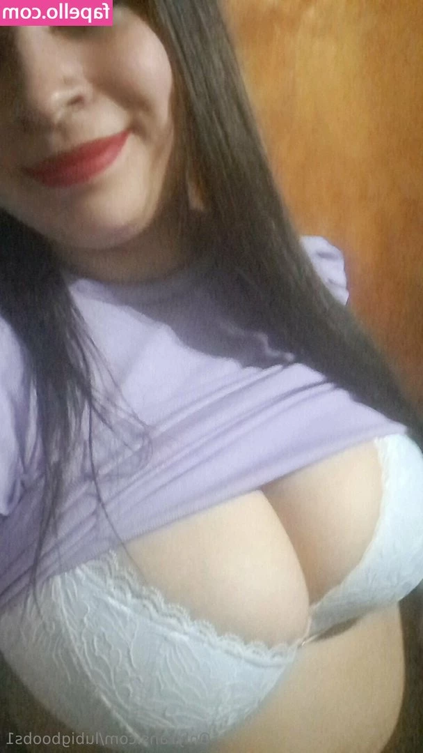 lubigboobs1 - Super quiet Air BNB blowjob part 2  VIDEO COUPLE WIDESCREEN