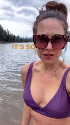 Erin Karpluk [ erin-karpluk ] - See what is behind the towel