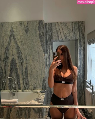 Lucy Watson [ lucy-watson ] - More mirror pics