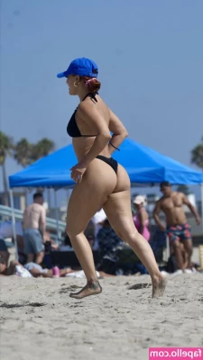 Francia Raisa [ francia-raisa ] - Wanna work out with me