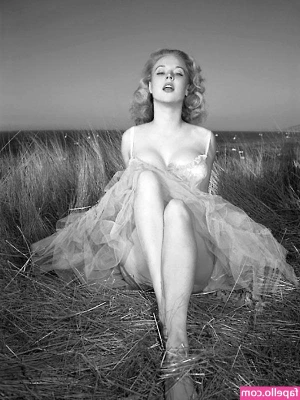 Vintage English Pinups [ vintage-english-pinups ] - 19-07-2020 - TIT WANK WITH SOME ORAL part 1