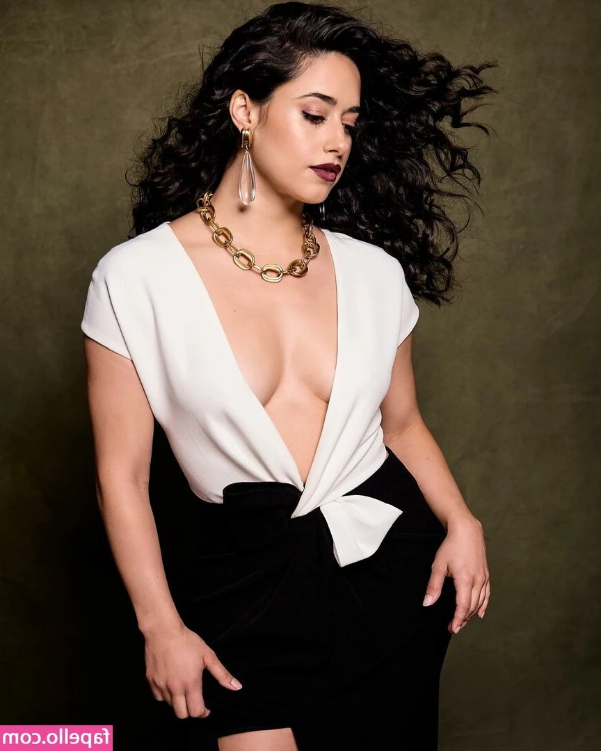 Jeanine Mason [ jeanine-mason ] - Is your shower bench as slippery as mine