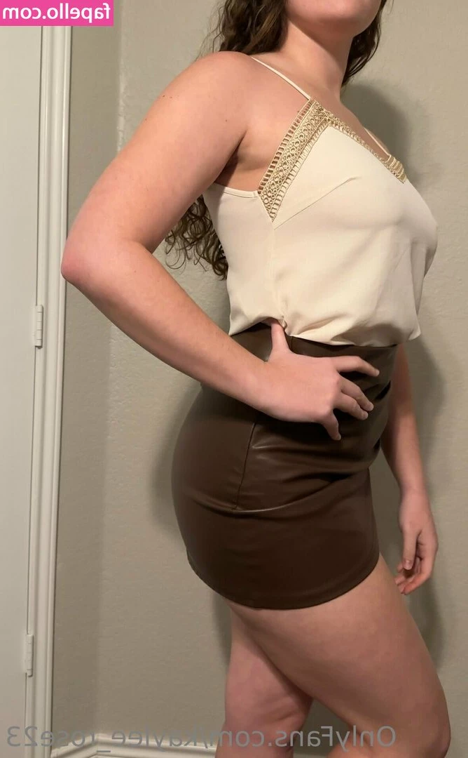 Kaylee Rose [ kaylee-rose ] - If you wanna see this massive cock just check out the post before